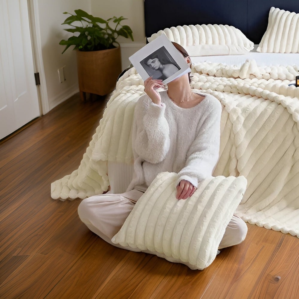 Fleece Throw Blanket – Soft Plush, Large Drape, Multiple Sizes