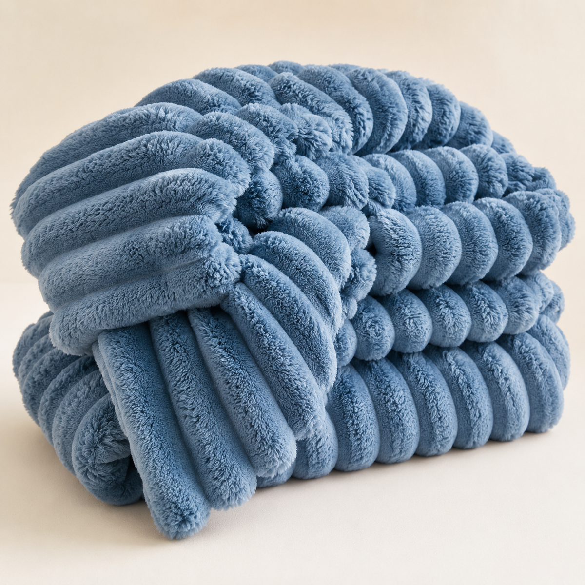 Plush Winter Throw Blanket – Soft & Cosy, Multiple Colours